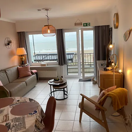 Apartment Zeezicht Delphine Blankenberge