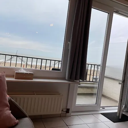 Apartment Zeezicht Delphine